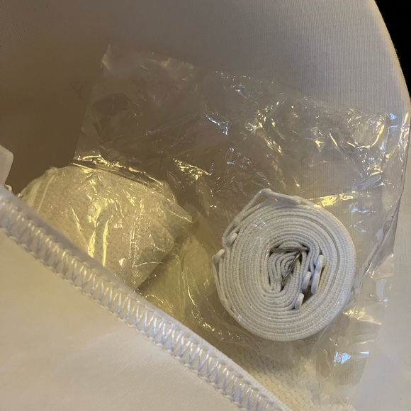 NWT: Lilyette by Maidenform - Convertible Strapless Bra (42DD) - Picture 9 of 12